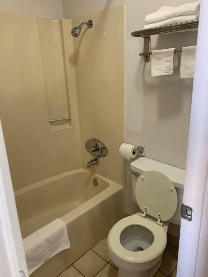 Economy Inn Springdale Bagian luar foto